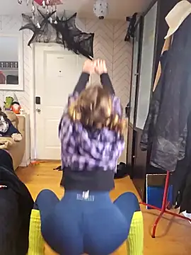 Blossom94 online show from October 9, 6:06 pm