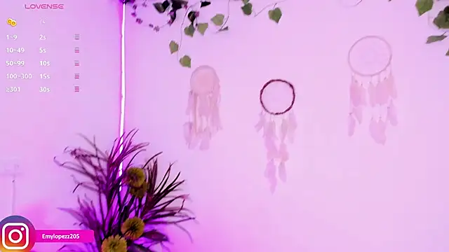 Emylopezz online show from November 7, 8:09 pm