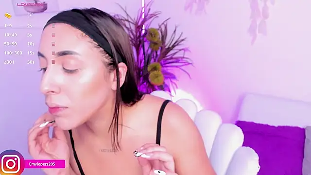 Emylopezz online show from November 26, 9:05 pm