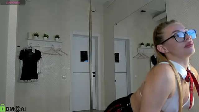 Melissa  White online show from September 23, 4:37 am