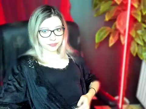 loveHeidi online show from March 3, 5:35 am