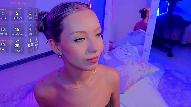 LumMina online show from April 11, 2:38 am