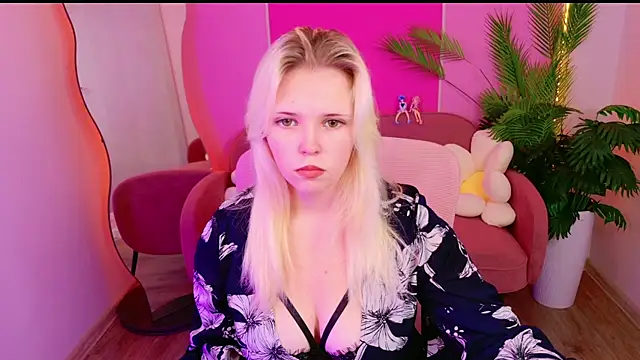 EmillyRogers online show from October 4, 5:49 am
