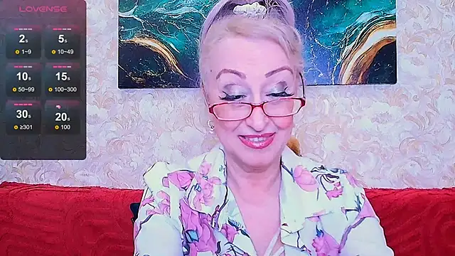  Sara  Smith  online show from June 1, 9:22 am