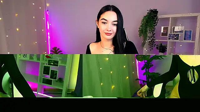 Snapshot of MonicaTess chatting on November 27, 4:03 am MonicaTess online show from November 27, 4:03 am