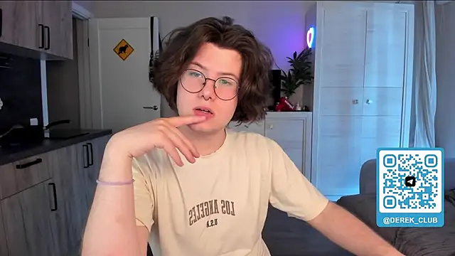 Derek Shameless online show from June 9, 11:44 am