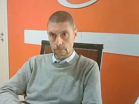 Snapshot of max79ve31 chatting on October 7, 11:29 am max79ve31 online show from October 7, 11:29 am