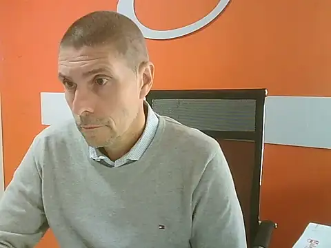 Snapshot of max79ve31 chatting on October 20, 12:16 pm max79ve31 online show from October 20, 12:16 pm