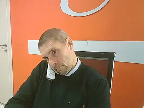 Snapshot of max79ve31 chatting on October 24, 12:45 pm max79ve31 online show from October 24, 12:45 pm