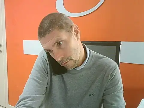 Snapshot of max79ve31 chatting on October 27, 1:15 pm max79ve31 online show from October 27, 1:15 pm