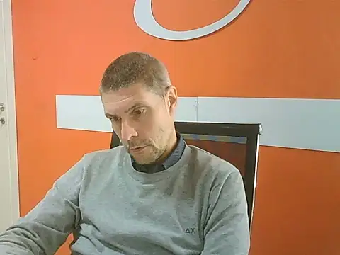 Snapshot of max79ve31 chatting on November 3, 12:50 pm max79ve31 online show from November 3, 12:50 pm