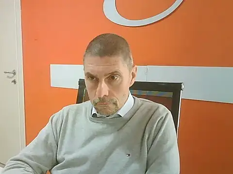 Snapshot of max79ve31 chatting on November 10, 12:26 pm max79ve31 online show from November 10, 12:26 pm