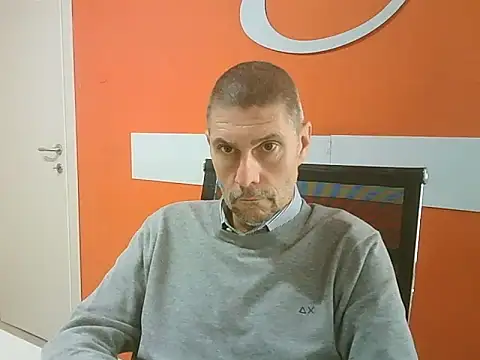 Snapshot of max79ve31 chatting on November 12, 12:27 pm max79ve31 online show from November 12, 12:27 pm