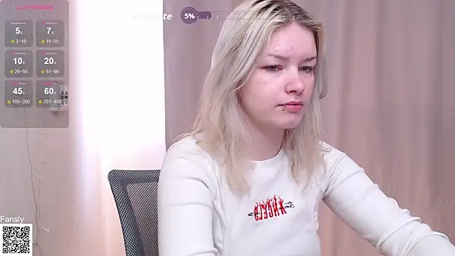 CherryKnight666 online show from October 3, 5:04 am