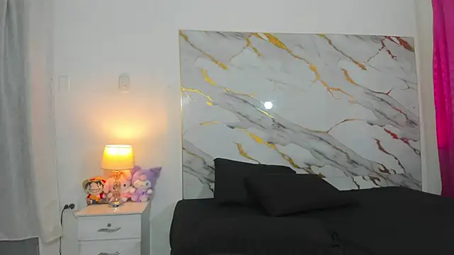 johan miller0 online show from October 31, 7:37 pm