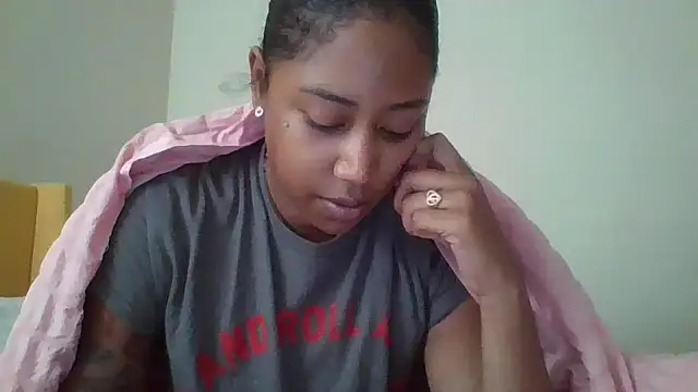 Snapshot of jottijade chatting on October 29, 2:25 am jottijade online show from October 29, 2:25 am