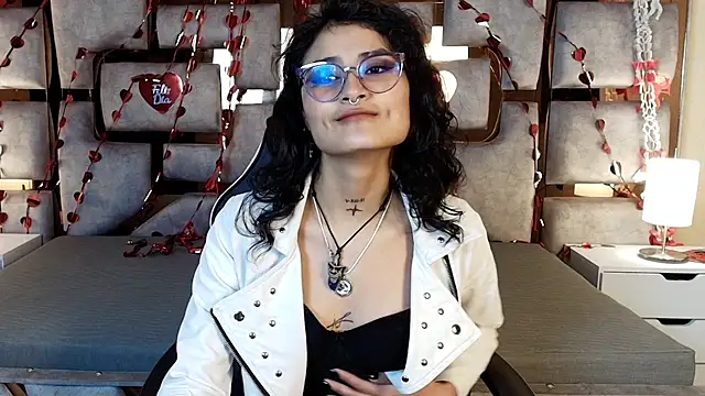 LilyRouset online show from September 15, 12:49 pm