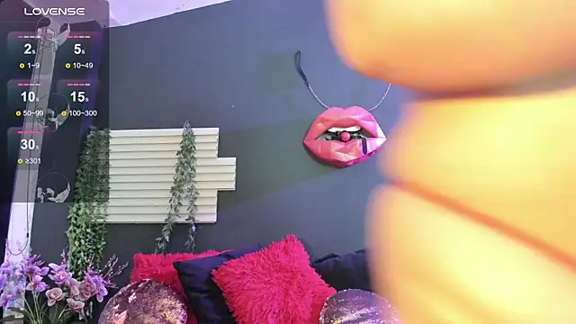 kinky momm online show from June 15, 4:53 pm