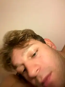 Snapshot of friendswhofuck chatting on September 21, 8:43 pm friendswhofuck online show from September 21, 8:43 pm