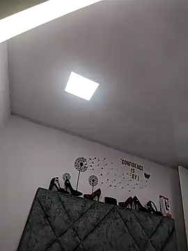 Shantey Laurent online show from February 10, 2:32 pm