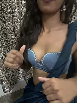 Snapshot of Drive_girl chatting on May 15, 7:32 pm Drive girl online show from May 15, 7:32 pm