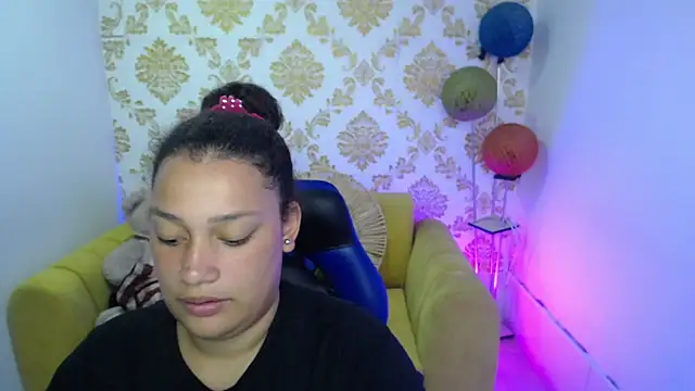 Snapshot of keiry_m chatting on October 15, 2:44 am keiry m online show from October 15, 2:44 am