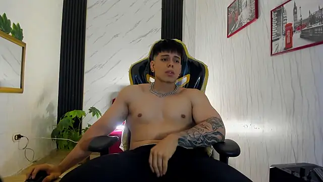 Snapshot of xKevyn chatting on November 7, 12:16 pm xKevyn online show from November 7, 12:16 pm