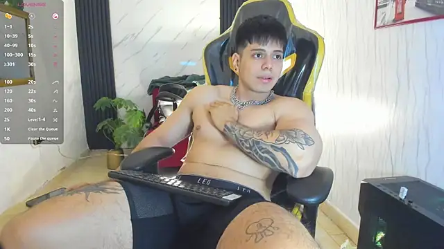 Snapshot of xKevyn chatting on November 16, 12:22 pm xKevyn online show from November 16, 12:22 pm