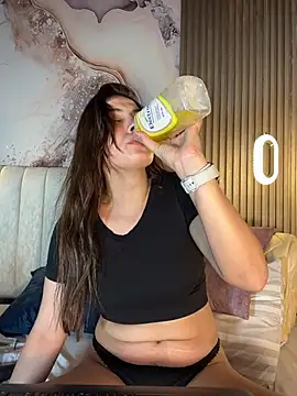 Snapshot of Dakota_Evanns chatting on February 13, 10:17 pm Dakota Evanns online show from February 13, 10:17 pm