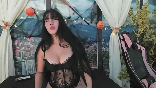 Sarahwalkerr online show from October 20, 2:28 pm