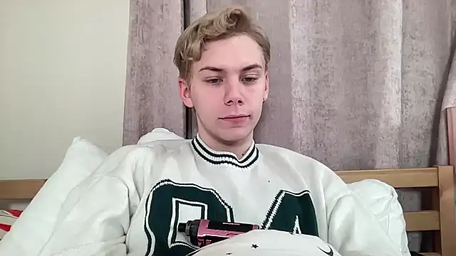 scottishtwink01 online show from October 16, 10:22 pm