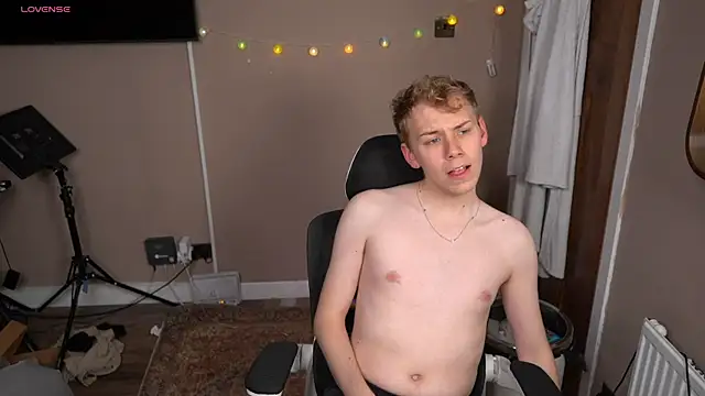 scottishtwink01 online show from July 8, 8:57 pm