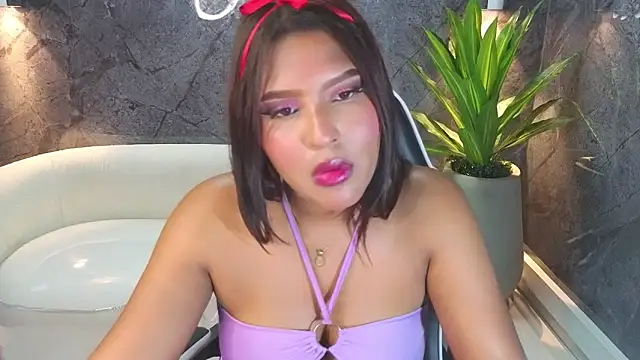 Snapshot of naomi_tp chatting on October 3, 7:55 pm naomi tp online show from October 3, 7:55 pm