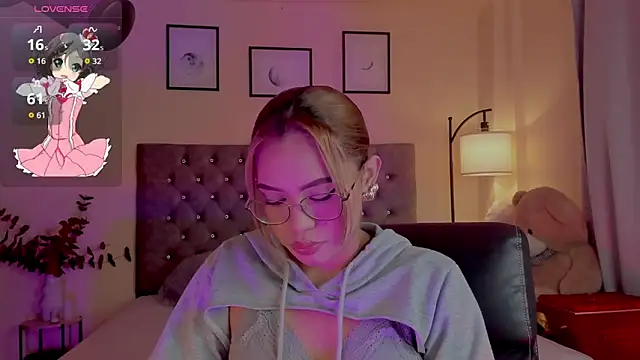 Snapshot of OxanaFedorova1- chatting on November 20, 9:03 pm OxanaFedorova1- online show from November 20, 9:03 pm