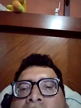 Snapshot of Santiagoqro85 chatting on October 23, 1:32 pm Santiagoqro85 online show from October 23, 1:32 pm