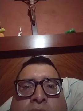 Snapshot of Santiagoqro85 chatting on December 2, 2:17 am Santiagoqro85 online show from December 2, 2:17 am