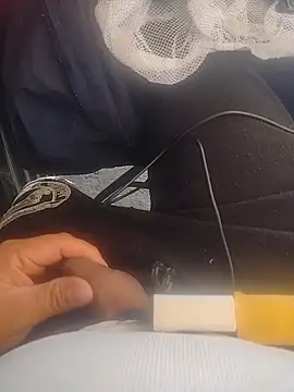 Snapshot of Santiagoqro85 chatting on December 3, 7:23 pm Santiagoqro85 online show from December 3, 7:23 pm