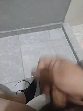 Snapshot of Santiagoqro85 chatting on December 19, 5:31 pm Santiagoqro85 online show from December 19, 5:31 pm