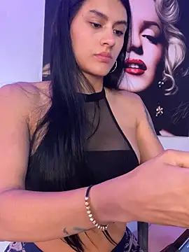 juliana1920 online show from September 17, 5:58 pm