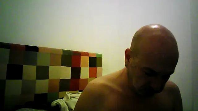 Snapshot of tuplaceroll chatting on October 28, 12:47 am tuplaceroll online show from October 28, 12:47 am