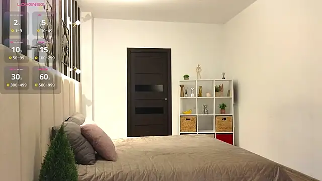 kiki-r online show from September 11, 10:37 am