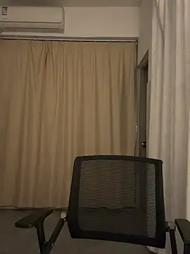 Snapshot of wly2028 chatting on January 11, 12:21 pm wly2028 online show from January 11, 12:21 pm