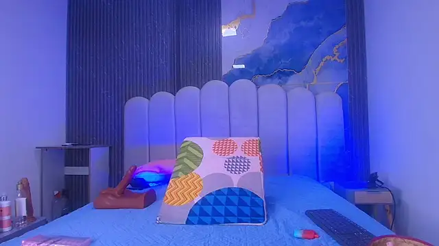 abbyrouss  online show from December 15, 3:11 am