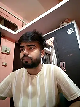 soniriyaa010101 online show from April 13, 7:58 am