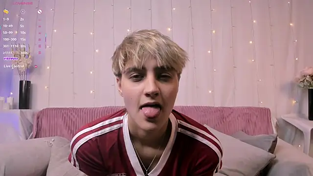 Astrellia online show from October 10, 7:24 pm