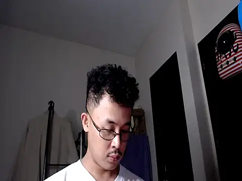 itsyour Asianboy15 online show from April 16, 9:32 am