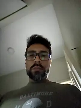 Snapshot of Mac50rus chatting on September 11, 5:18 am Mac50rus online show from September 11, 5:18 am