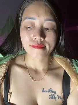 chipp-bong online show from November 18, 1:04 pm