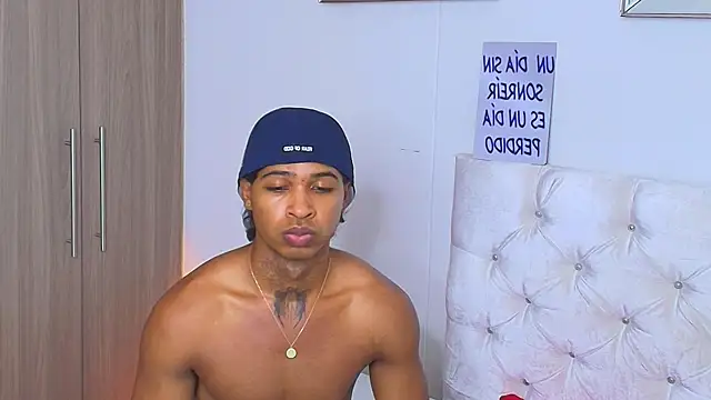 Snapshot of cassian_gold chatting on June 6, 1:11 am cassian gold online show from June 6, 1:11 am