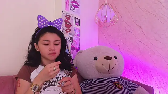 april bennett online show from November 14, 12:26 pm